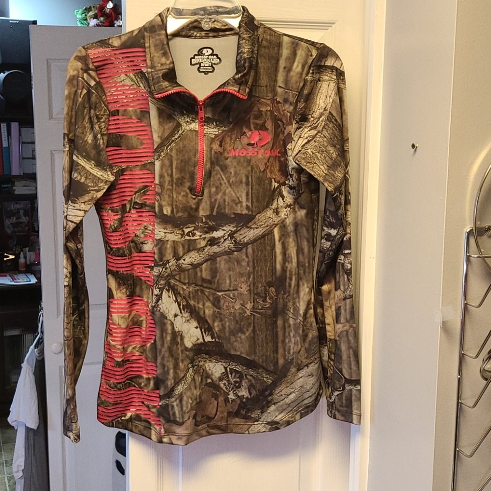 Womens long sleeved Mossy Oak Shirt